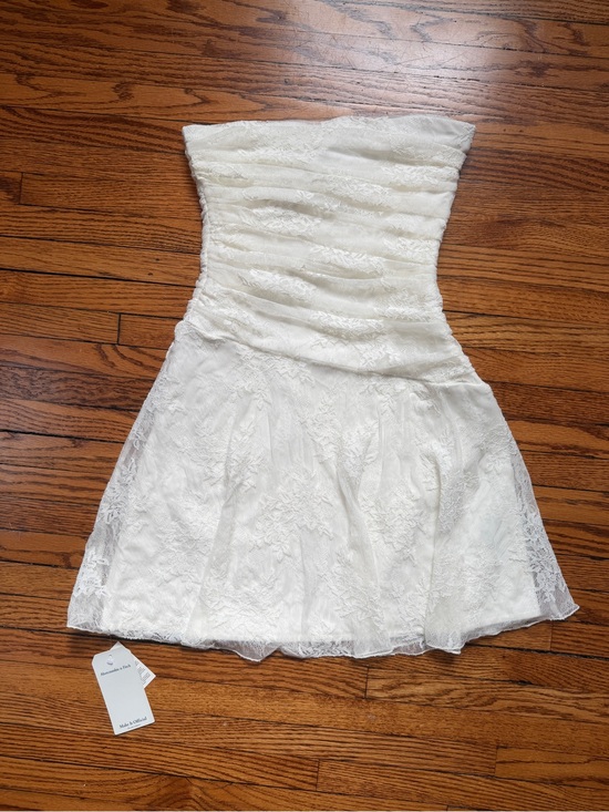 Abercrombie & Fitch Dresses & Skirts - Abercrombie & Fitch Strapless White Lace Mini Dress